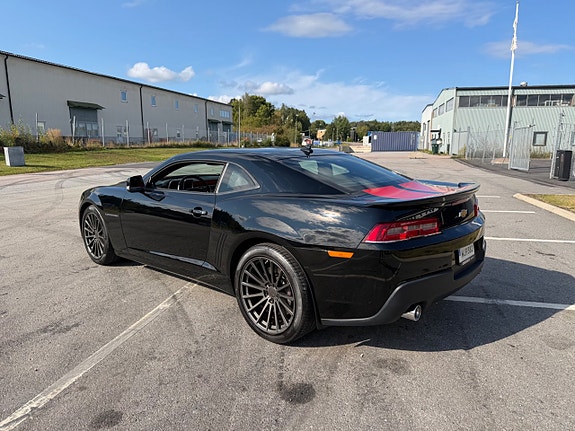 Chevrolet Camaro 7 of 17