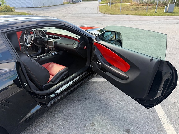 Chevrolet Camaro 15 of 17