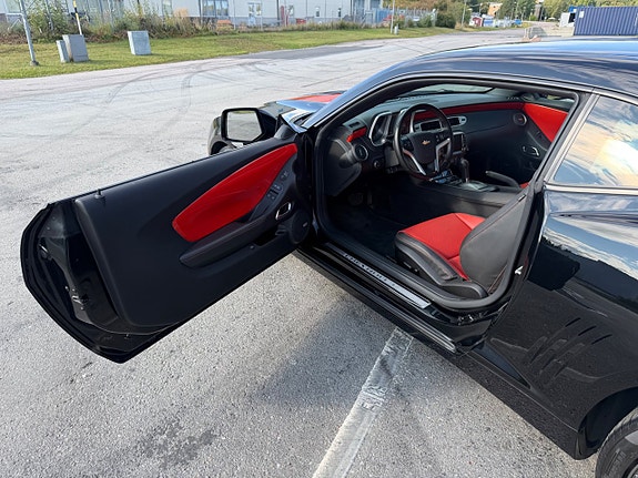 Chevrolet Camaro 13 of 17