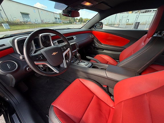 Chevrolet Camaro 14 of 17