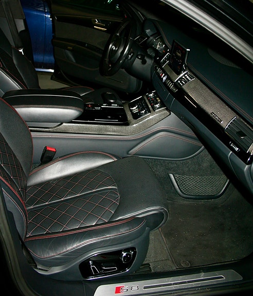Audi S8 5 of 6