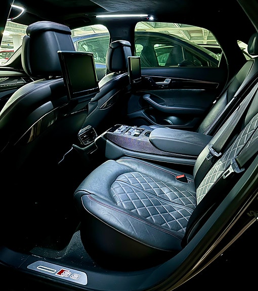 Audi S8 4 of 6