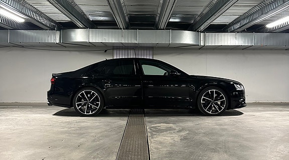 Audi S8 6 of 6