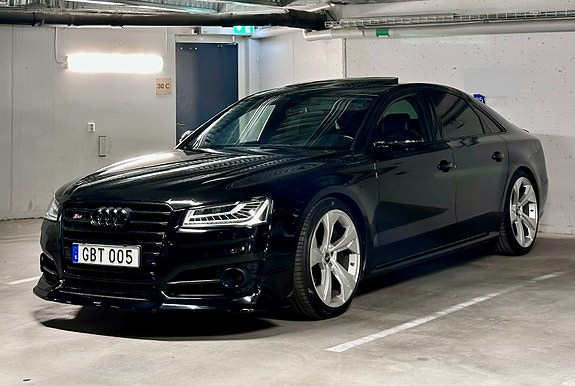 Audi S8 2 of 6