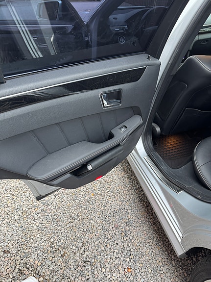 Mercedes-Benz E350 18 of 28
