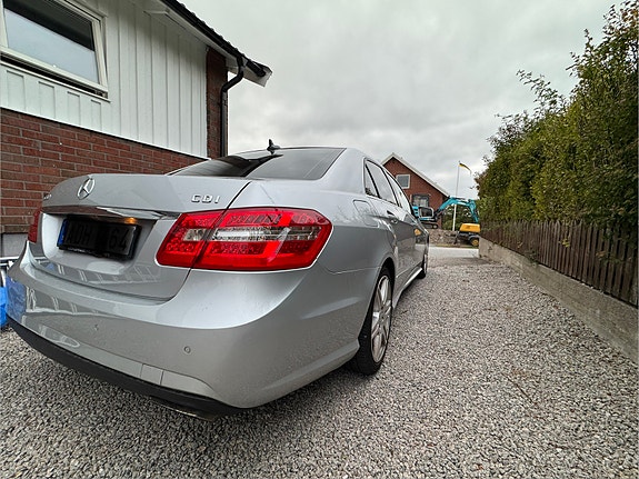Mercedes-Benz E350 12 of 28