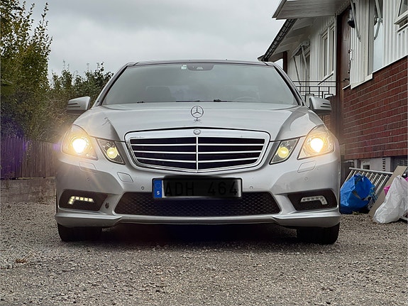 Mercedes-Benz E350 2 of 28