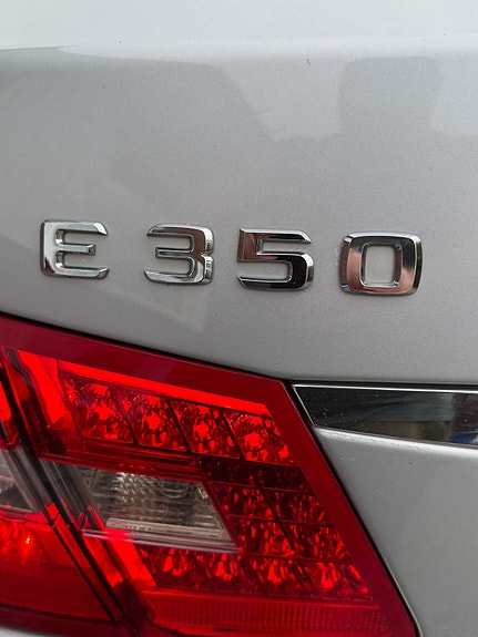 Mercedes-Benz E350 11 of 28