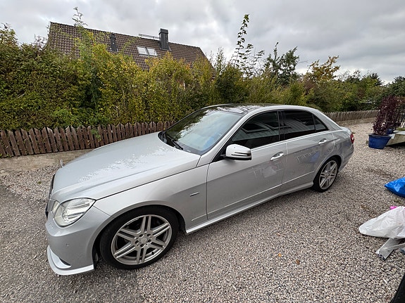 Mercedes-Benz E350 7 of 28