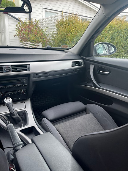 BMW 325i 7 of 17
