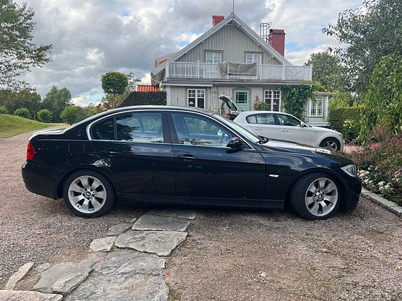 BMW 325i 2 of 17