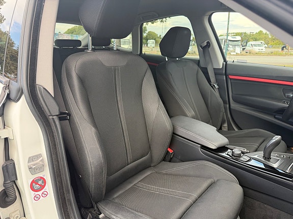 BMW 320d 11 of 13