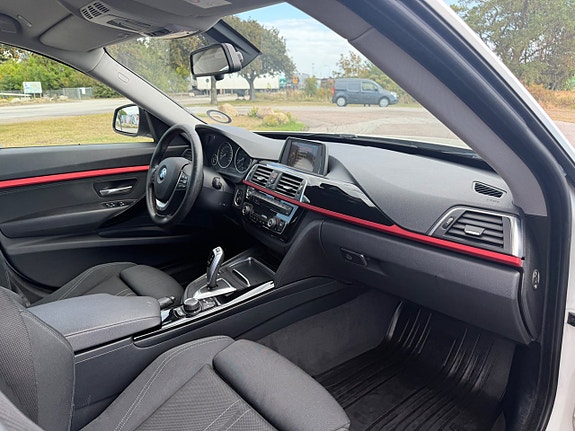 BMW 320d 10 of 13