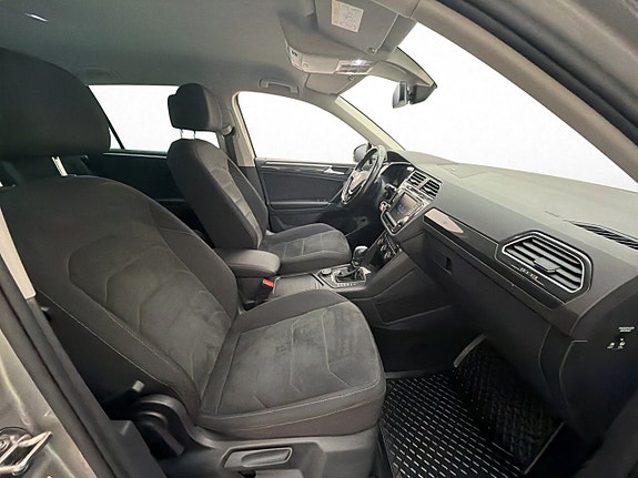 Volkswagen Tiguan 10 of 28