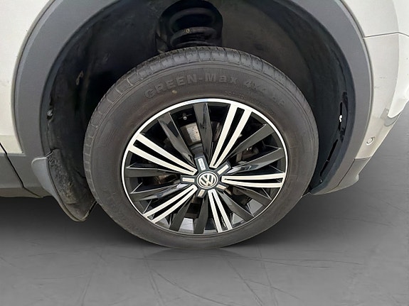 Volkswagen Tiguan 28 of 28