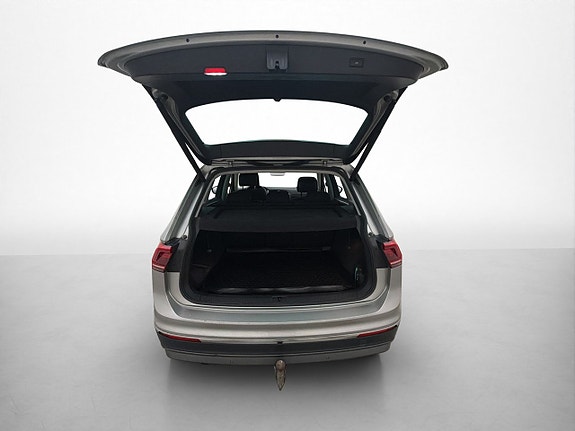 Volkswagen Tiguan 9 of 28