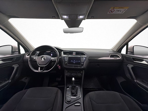 Volkswagen Tiguan 15 of 28