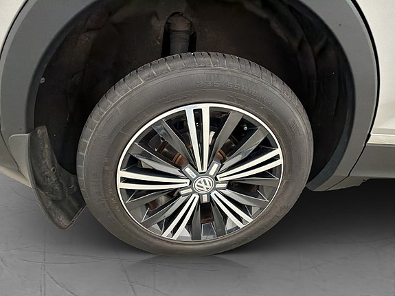 Volkswagen Tiguan 27 of 28