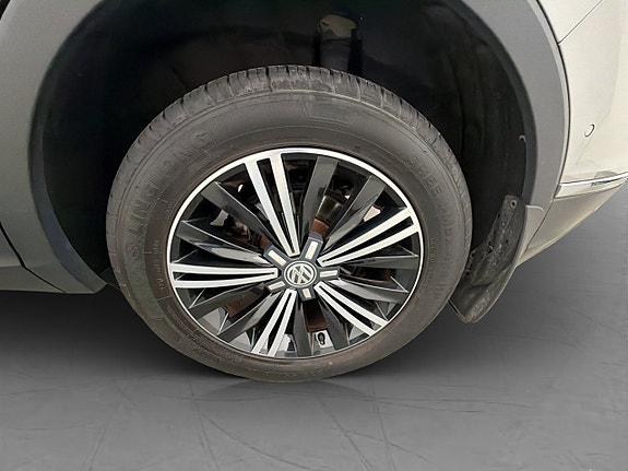 Volkswagen Tiguan 26 of 28