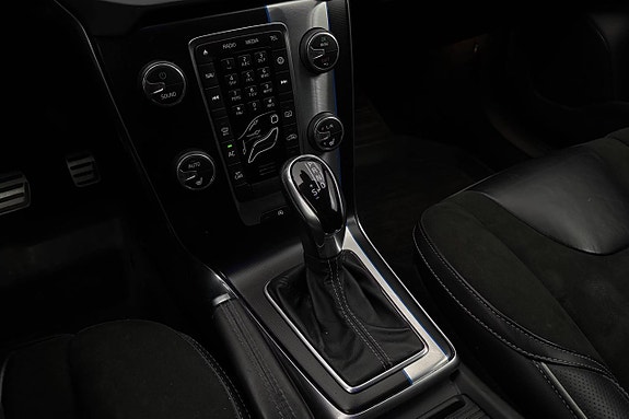 Volvo V40 13 of 16