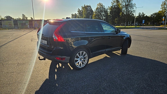 Volvo XC60 3 of 6