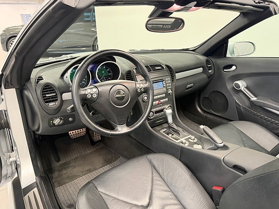 Mercedes-Benz SLK350 6 of 22
