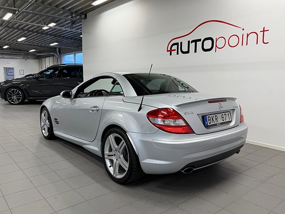 Mercedes-Benz SLK350 16 of 22