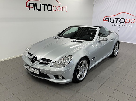 Mercedes-Benz SLK350 2 of 22