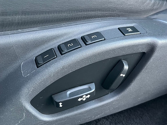 Volvo XC60 15 of 29