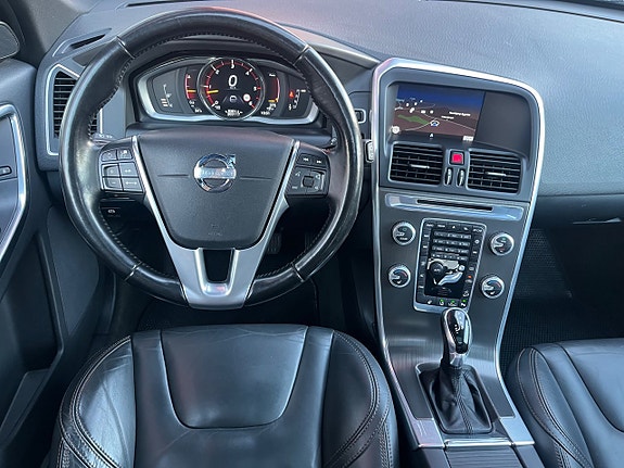 Volvo XC60 14 of 29