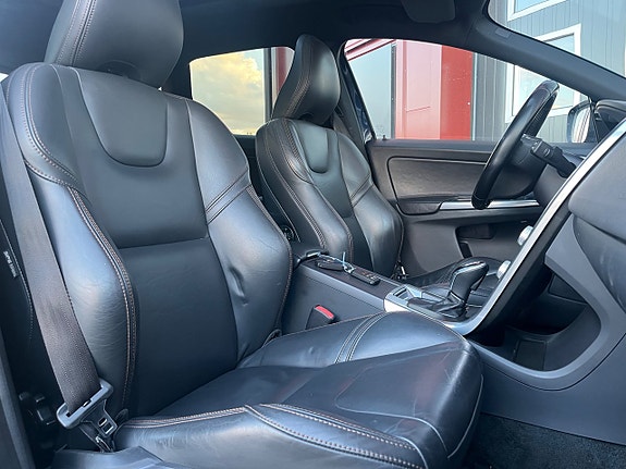 Volvo XC60 12 of 29