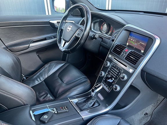 Volvo XC60 11 of 29