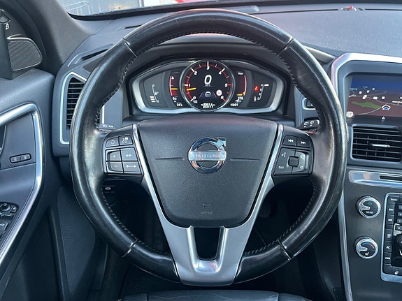 Volvo XC60 16 of 29