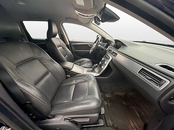 Volvo XC70 10 of 30