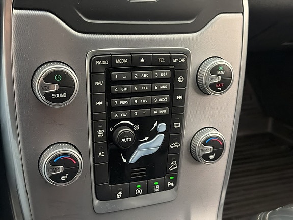 Volvo XC70 23 of 30