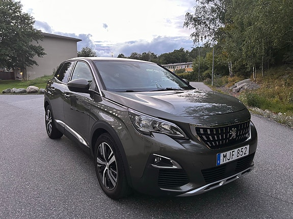 Peugeot 3008 2 of 4
