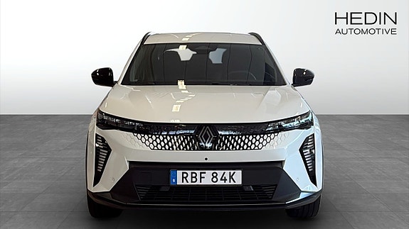 Renault Scenic E-Tech 8 of 12