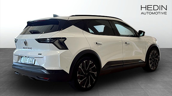 Renault Scenic E-Tech 2 of 12