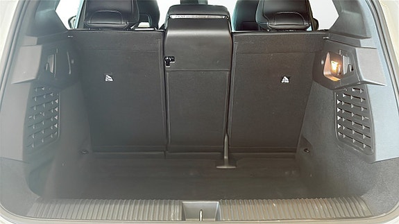 Renault Scenic E-Tech 10 of 12