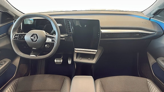 Renault Scenic E-Tech 4 of 12