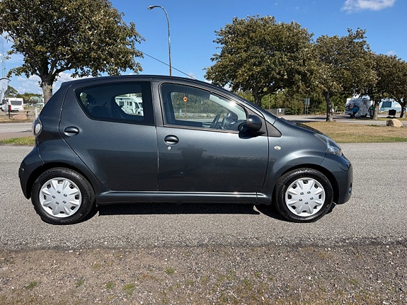 Toyota Aygo 5 of 13