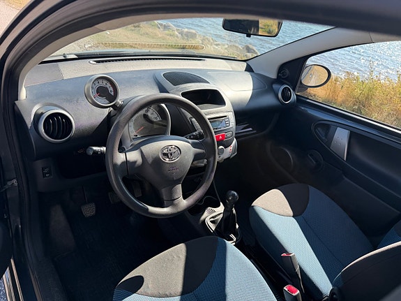 Toyota Aygo 8 of 13