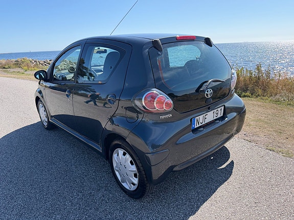 Toyota Aygo 3 of 13