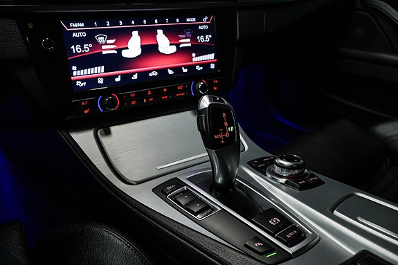 BMW 520d M Sport 184 ch BVA / Cuir Dakota / Jantes 20" / Caméra de recul / Attelage électrique