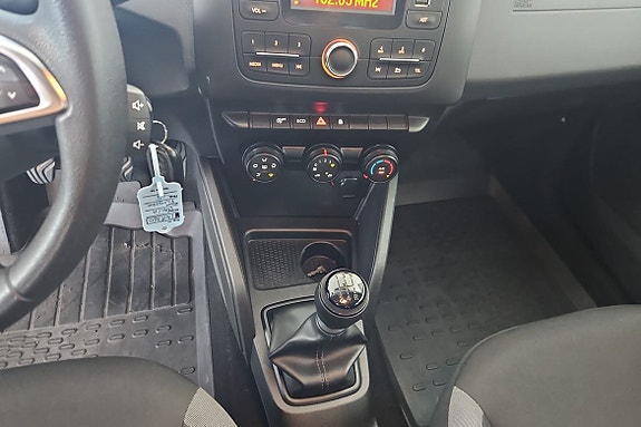 Dacia Duster 24 of 25