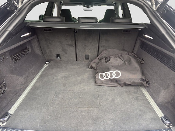 Audi Q8 16 of 17