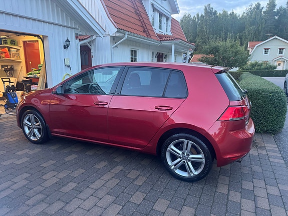 Volkswagen Golf VII 2 of 7