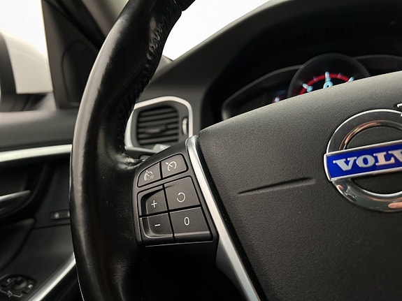 Volvo S60 13 of 24
