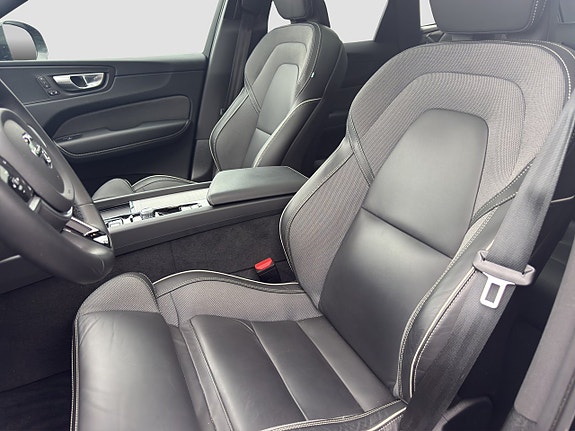 Volvo XC60 10 of 15