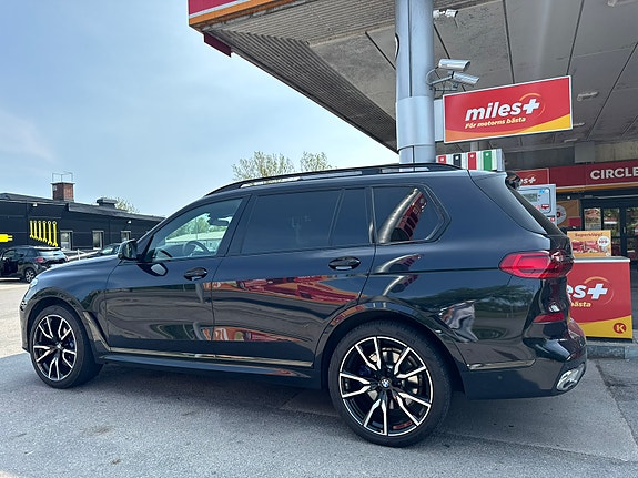 BMW X7 4 of 7